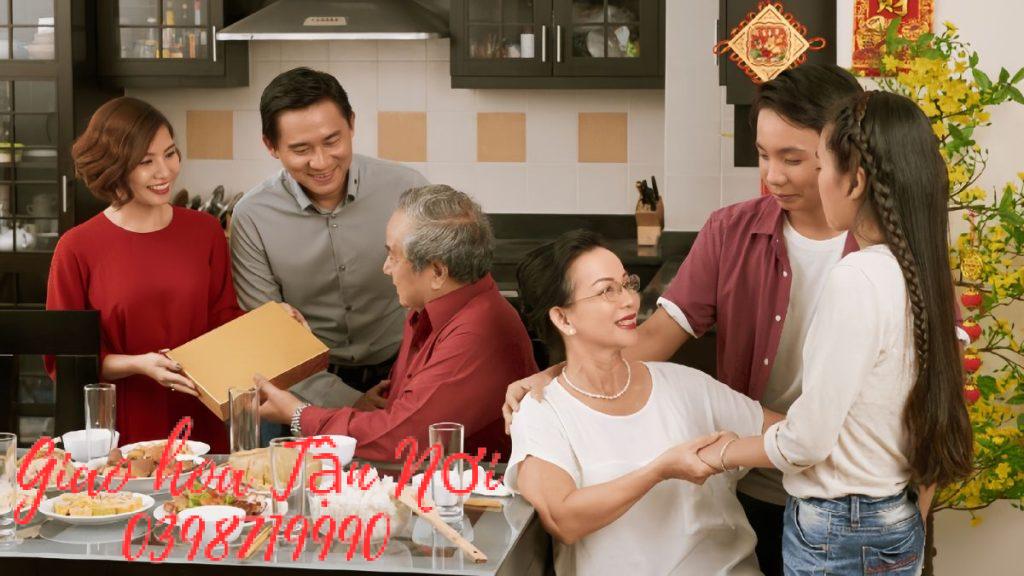 Quà Tết Bính Ngọ 2026 – Gợi Ý Quà Biếu Sang Trọng, Ý Nghĩa Cho Gia Đình & Doanh Nghiệp