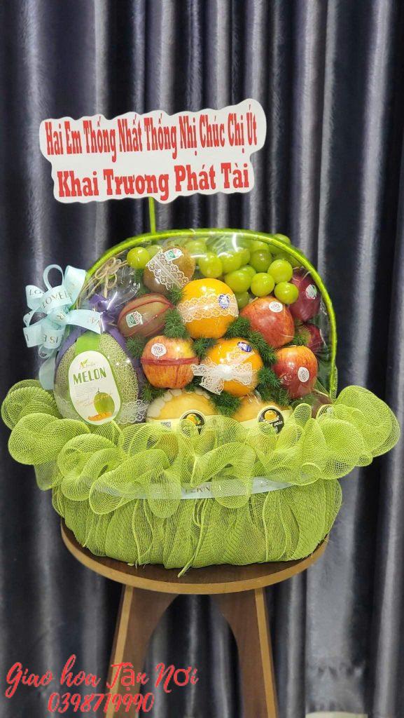 Vì sao nên chọn hoa tươi kết hợp trái cây nhập khẩu tại Lái Thiêu?